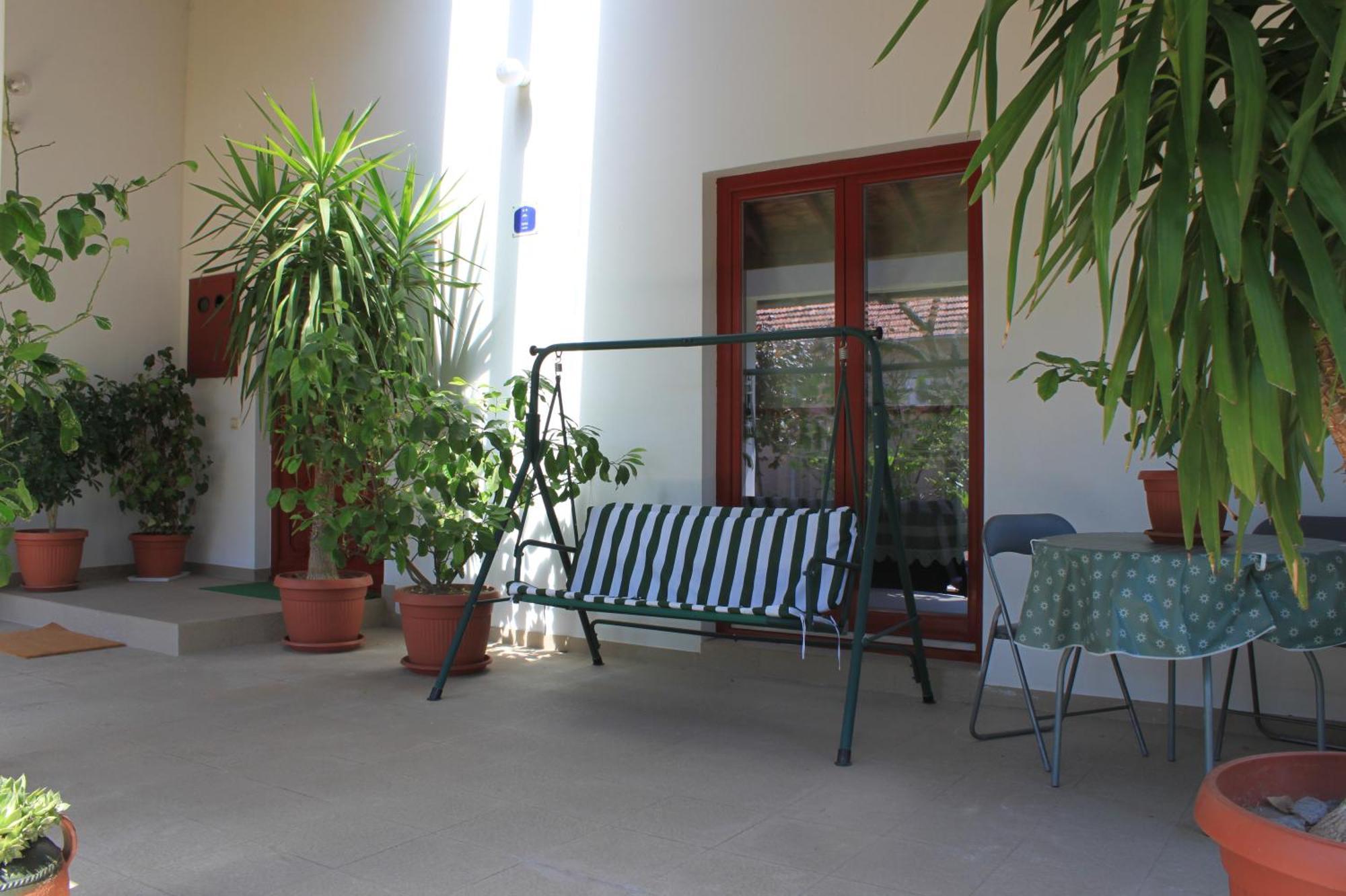 Boulevard Garden House - Free And Save Parking In The Locked Yard Ćuprija 객실 사진